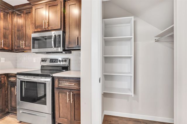 708 Date Avenue, Broken Arrow, OK 74012