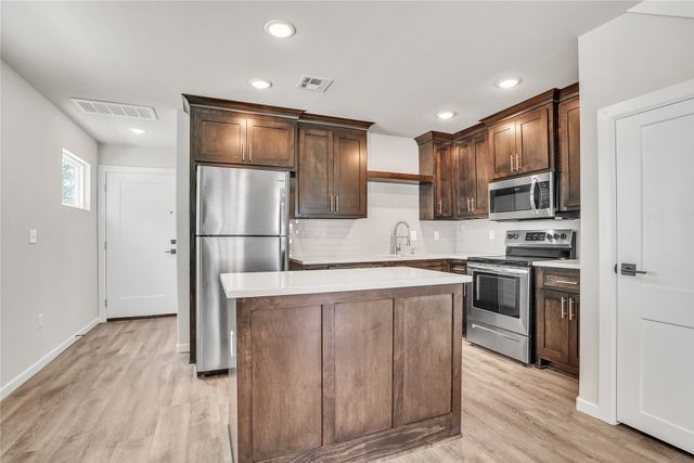 708 Date Avenue, Broken Arrow, OK 74012