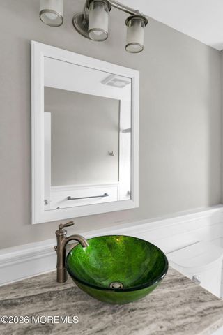 9 King James Lane, Atlantic Highlands, NJ 07716