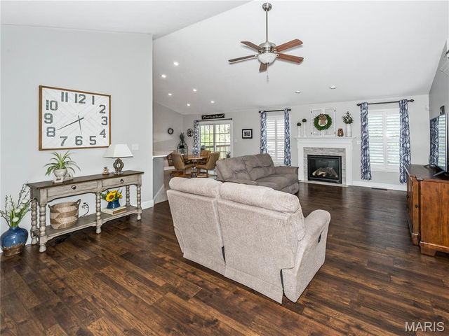 144 Stonebridge Bluff Drive, Maryville, IL 62062