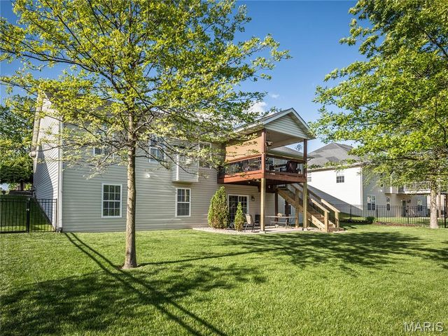 144 Stonebridge Bluff Drive, Maryville, IL 62062