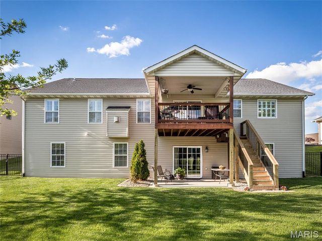 144 Stonebridge Bluff Drive, Maryville, IL 62062