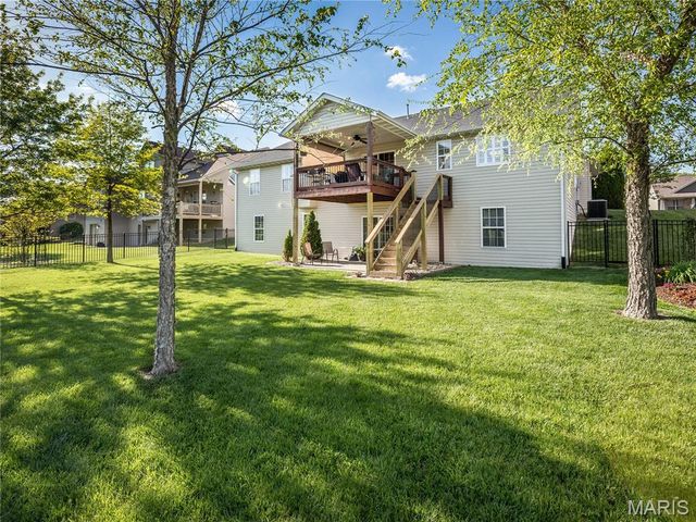144 Stonebridge Bluff Drive, Maryville, IL 62062