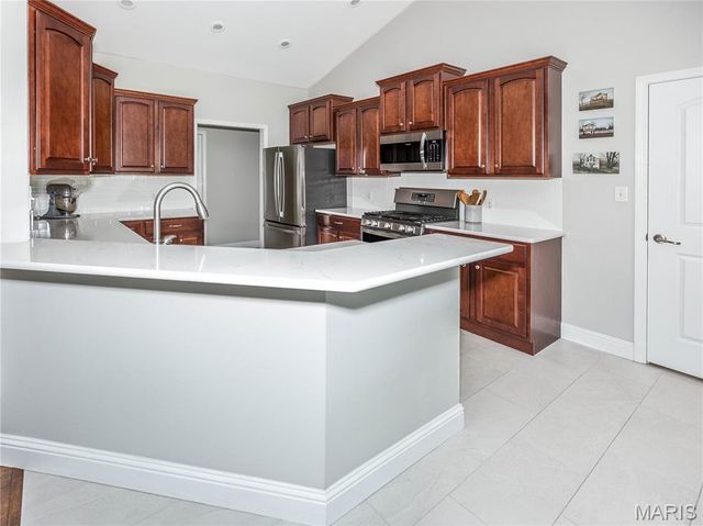 144 Stonebridge Bluff Drive, Maryville, IL 62062