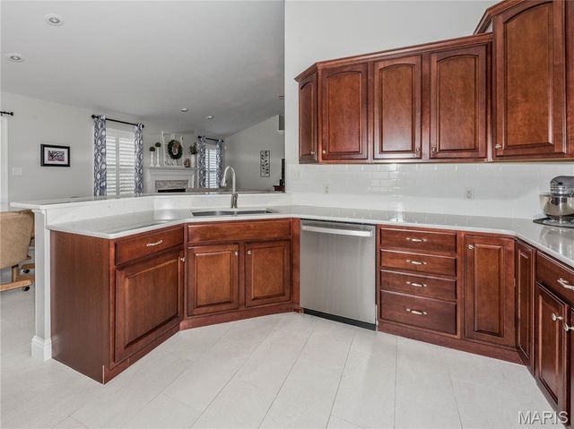 144 Stonebridge Bluff Drive, Maryville, IL 62062