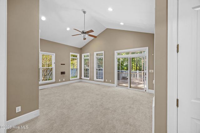 5212 Crosswinds Drive, Wilmington, NC 28409