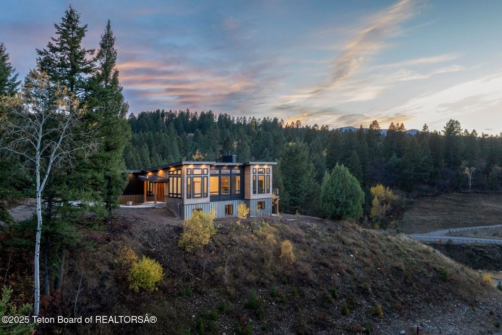 1480 CUTTHROAT RUN, Irwin, ID 83428