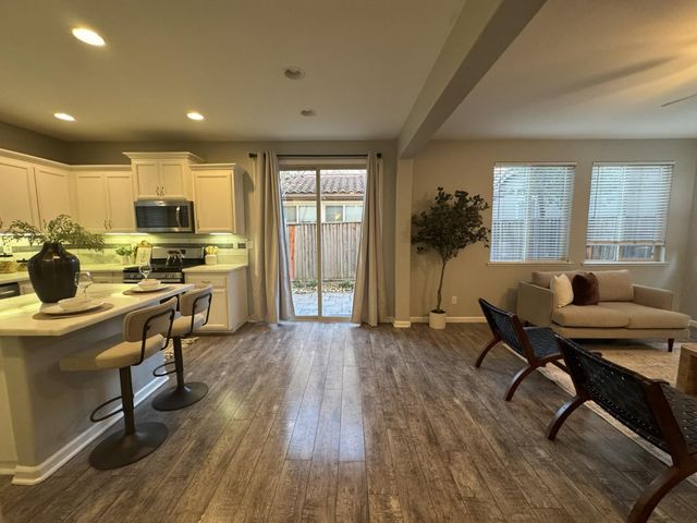 3288 San Vicente Rd, West Sacramento, CA 95691