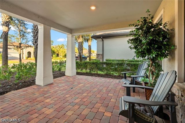 9811 Everglades DR, Naples, FL 34120
