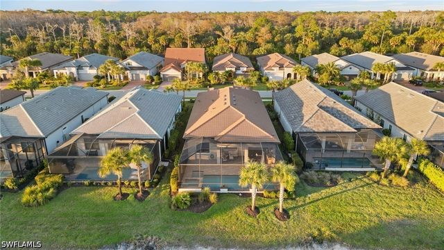 9811 Everglades DR, Naples, FL 34120