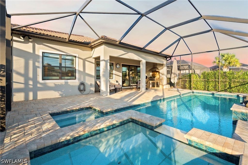 9811 Everglades DR, Naples, FL 34120