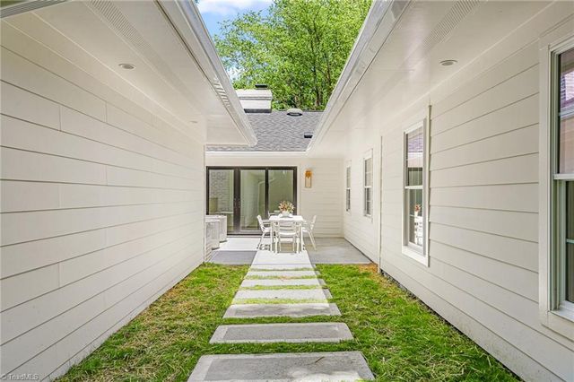 1109 Buckingham Road, Greensboro, NC 27408