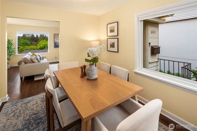 6218 37th Avenue NE, Seattle, WA 98115