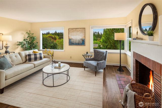 6218 37th Avenue NE, Seattle, WA 98115