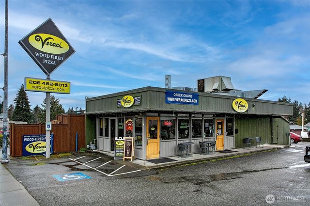 6218 37th Avenue NE, Seattle, WA 98115