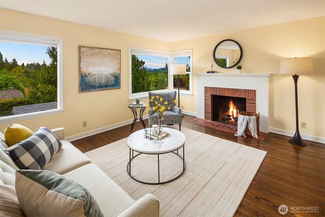 6218 37th Avenue NE, Seattle, WA 98115