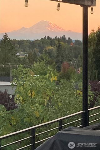 6218 37th Avenue NE, Seattle, WA 98115