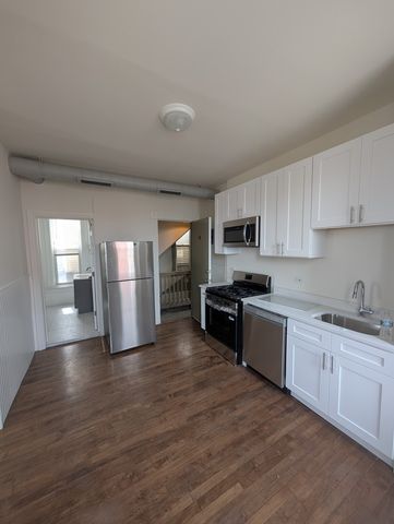 1362 N Bosworth Avenue 2A, Chicago, IL 60642