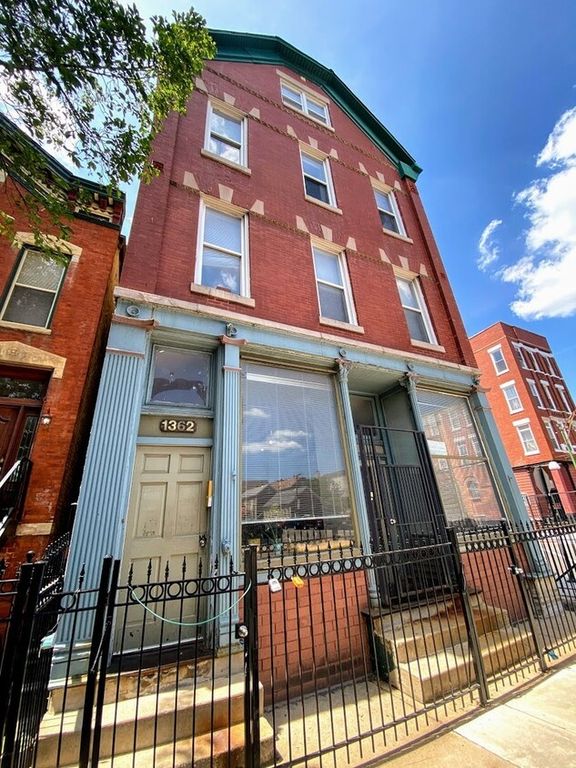 1362 N Bosworth Avenue 2A, Chicago, IL 60642