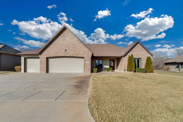 214 E Timber Creek St, Haysville, KS 67060