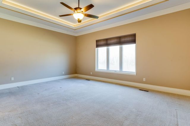 214 E Timber Creek St, Haysville, KS 67060