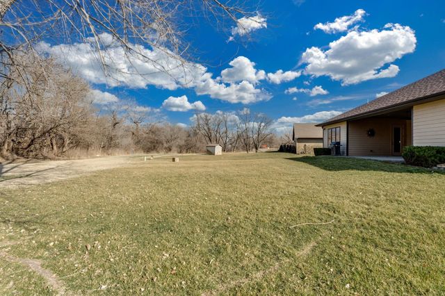 214 E Timber Creek St, Haysville, KS 67060