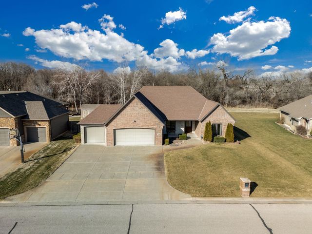214 E Timber Creek St, Haysville, KS 67060
