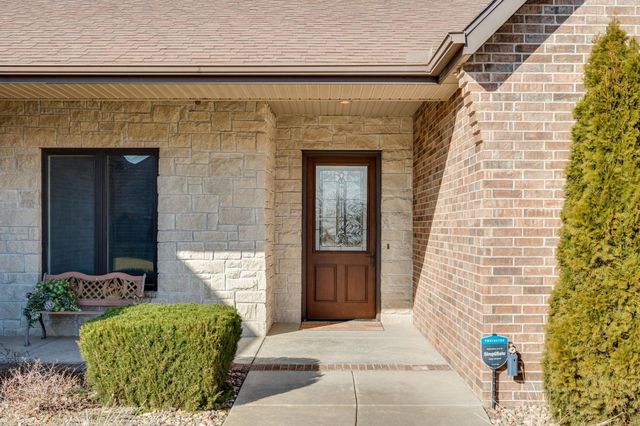 214 E Timber Creek St, Haysville, KS 67060