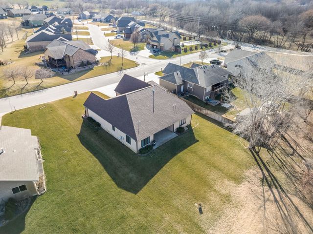 214 E Timber Creek St, Haysville, KS 67060
