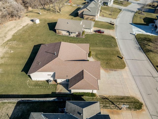 214 E Timber Creek St, Haysville, KS 67060