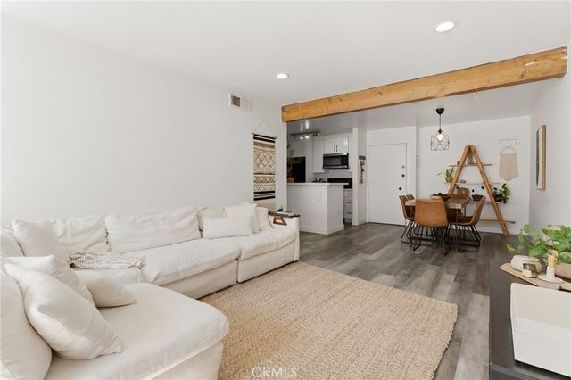 18620 Hatteras Street 157, Tarzana, CA 91356