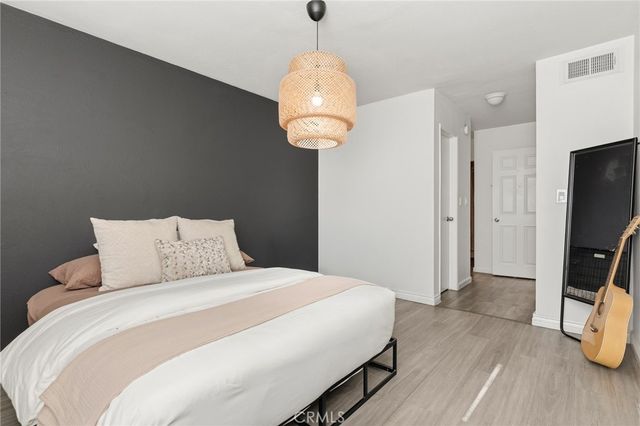 18620 Hatteras Street 157, Tarzana, CA 91356