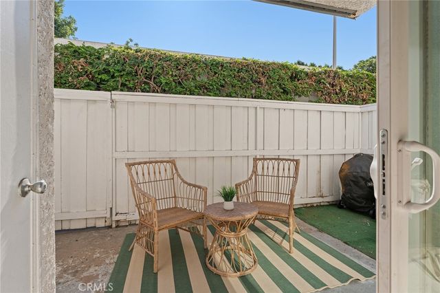 18620 Hatteras Street 157, Tarzana, CA 91356