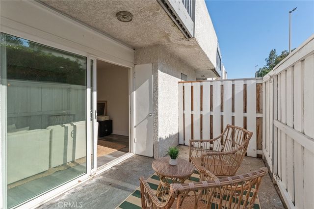 18620 Hatteras Street 157, Tarzana, CA 91356