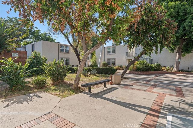 18620 Hatteras Street 157, Tarzana, CA 91356