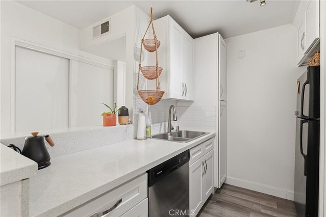 18620 Hatteras Street 157, Tarzana, CA 91356