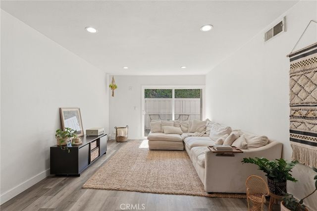 18620 Hatteras Street 157, Tarzana, CA 91356
