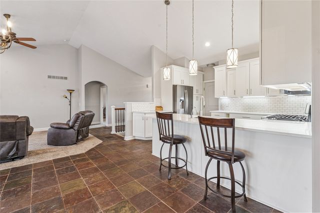 4870 Andrews Place, Pleasant Hill, IA 50327