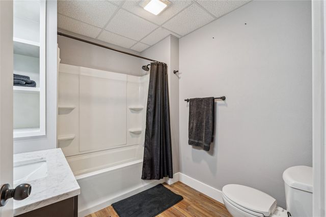 4870 Andrews Place, Pleasant Hill, IA 50327