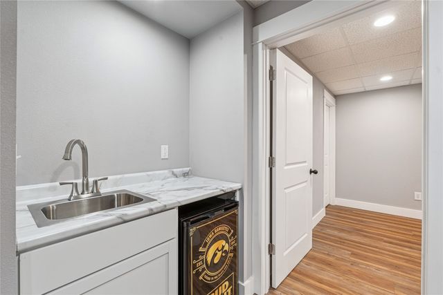 4870 Andrews Place, Pleasant Hill, IA 50327