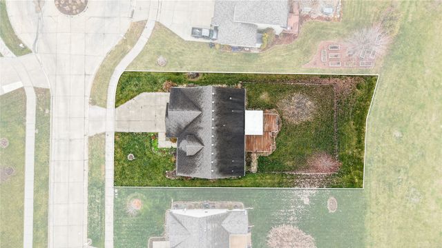 4870 Andrews Place, Pleasant Hill, IA 50327