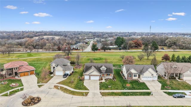 4870 Andrews Place, Pleasant Hill, IA 50327