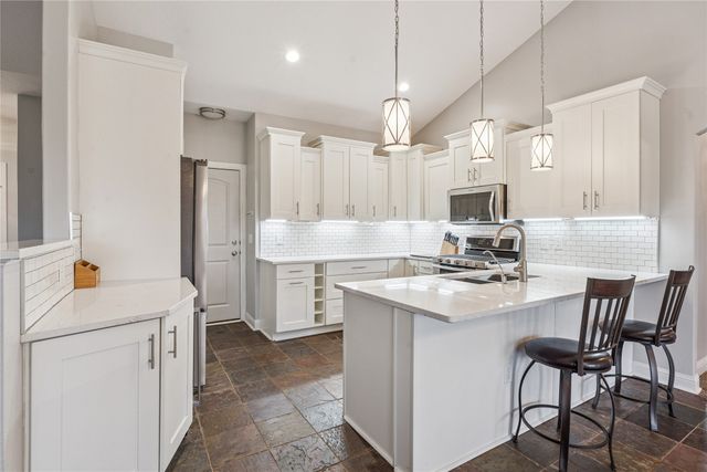 4870 Andrews Place, Pleasant Hill, IA 50327