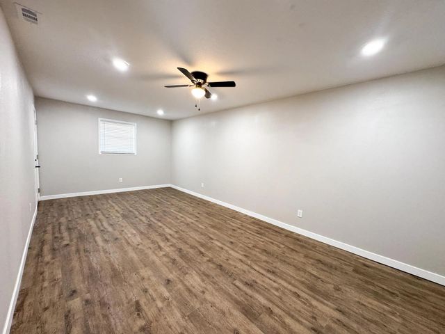 405 S Foster, Linden, TX 75563
