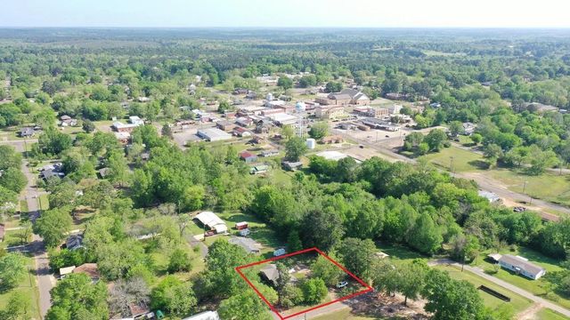 405 S Foster, Linden, TX 75563