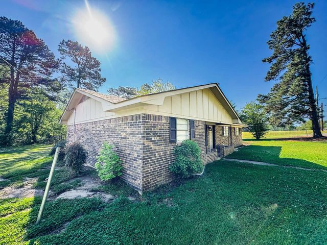 405 S Foster, Linden, TX 75563