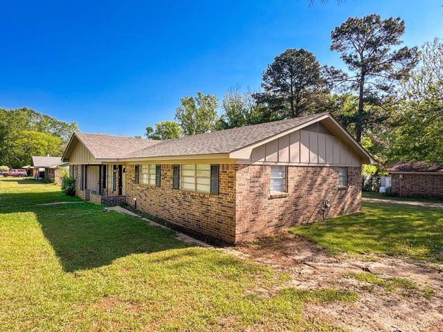 405 S Foster, Linden, TX 75563