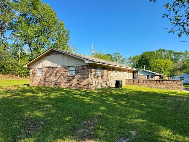 405 S Foster, Linden, TX 75563