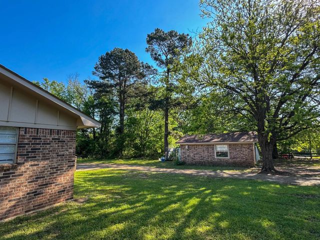 405 S Foster, Linden, TX 75563