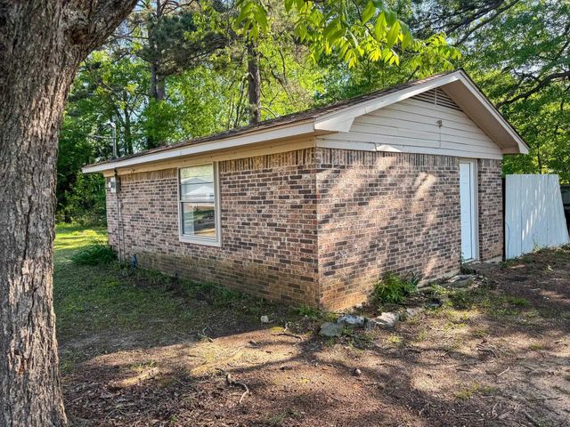 405 S Foster, Linden, TX 75563